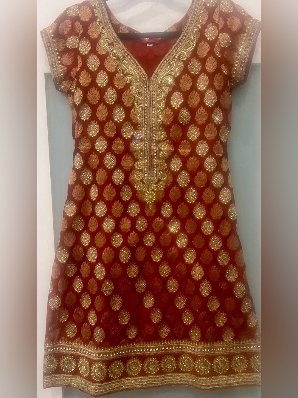 FRONTIER HERITAGE Burgundy & Gold Women's Sequin and Rhinestone Beaded Trim Med